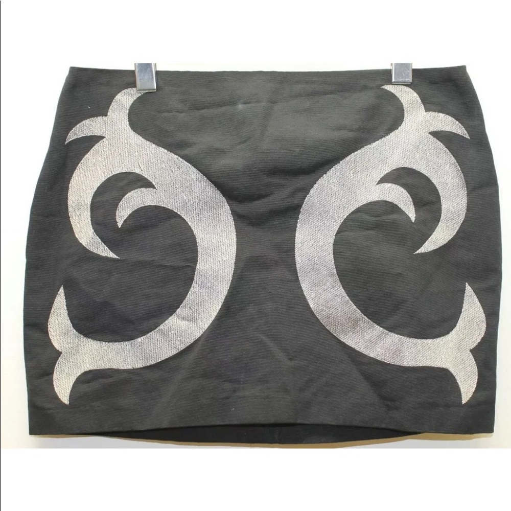 2/$20 Twelve by Twelve LA Women Black silver embroidered Mini Skirt Cotton 30